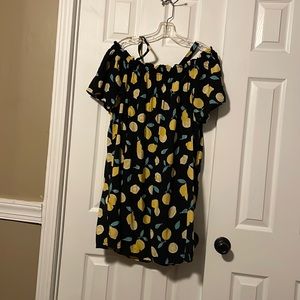 Sale 🎈Peyton Parker lovely lemon print flowy dress!